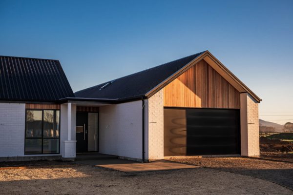 We offer top quality garage door repairs, maintenance and installations in Christchurch